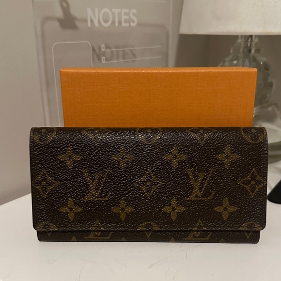 Louis Vuitton Handbags - Louis Vuitton Dark Brown Monogram Wallet